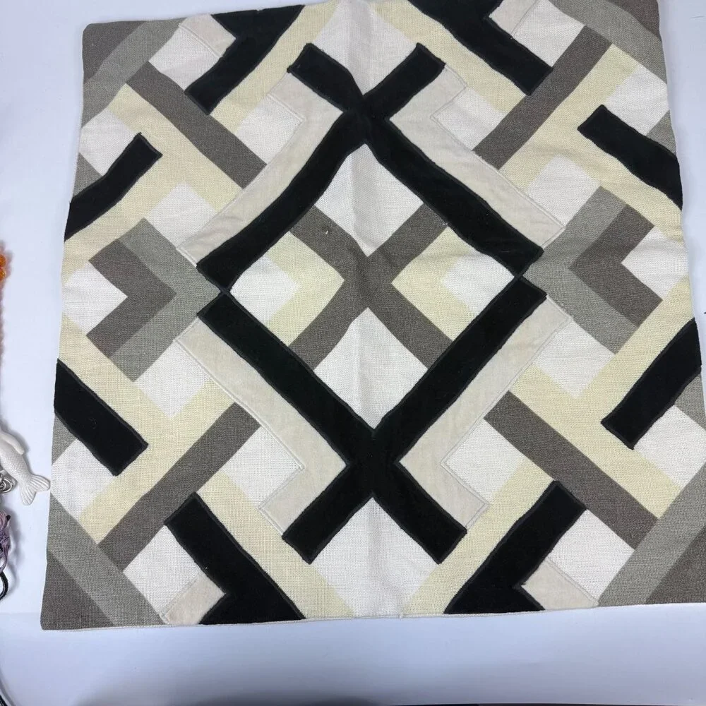 Williams-Sonoma Throw Pillow Cover Linen Velvet Applique Beige Geometric set of